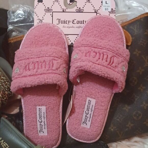 Juicy Couture Fuzzy Pink Slides - Picture 1 of 6